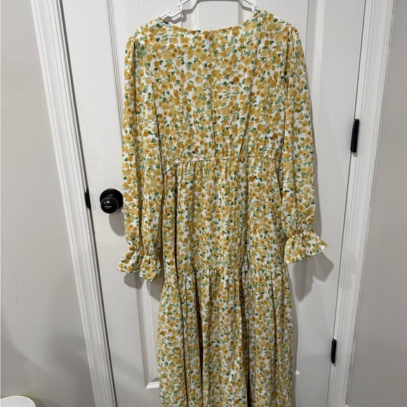 SHEIN Green and Mustard Floral Print Top - Picture 4 of 4